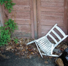 Chair (cropped). Photo credit: Zen Sutherland via Flickr. com, CC BY-NC-SA 2.0.